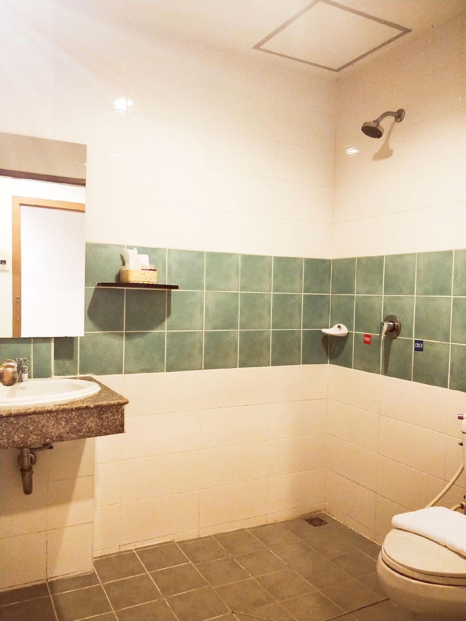 Pimrada Hotel Patong Экстерьер фото