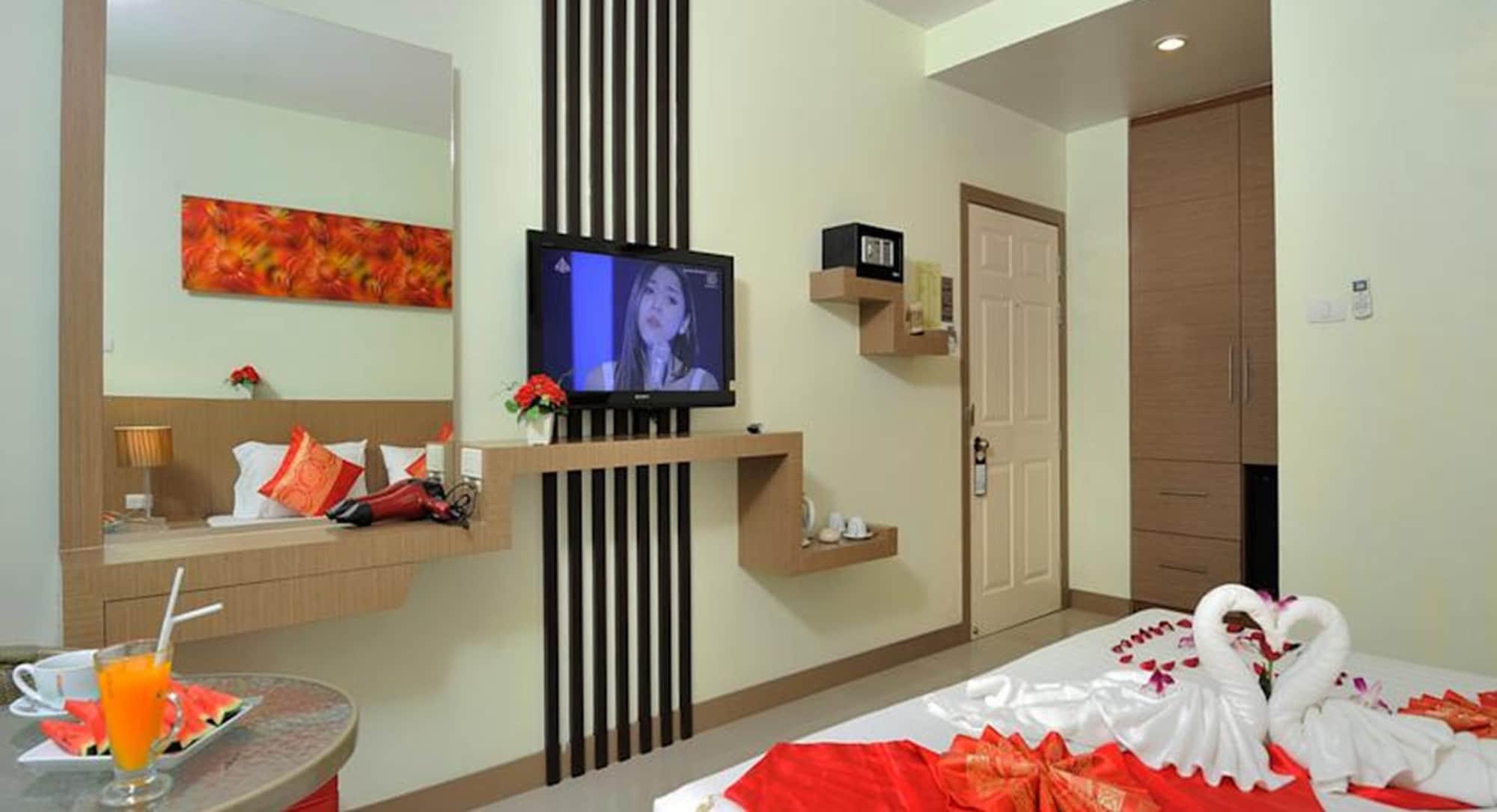 Pimrada Hotel Patong Экстерьер фото
