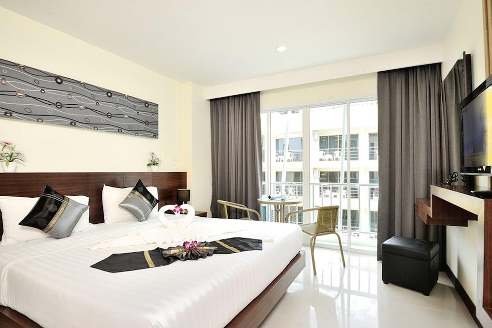 Pimrada Hotel Patong Экстерьер фото