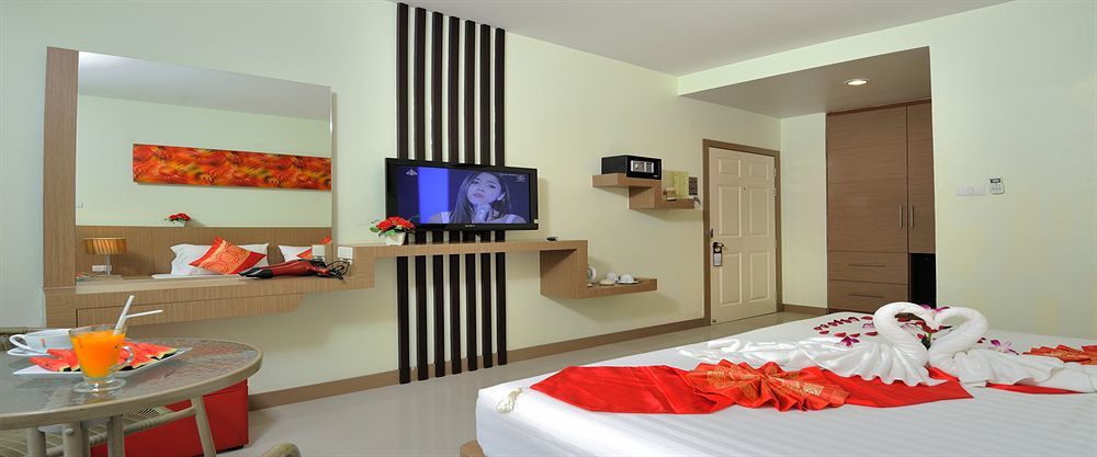 Pimrada Hotel Patong Экстерьер фото