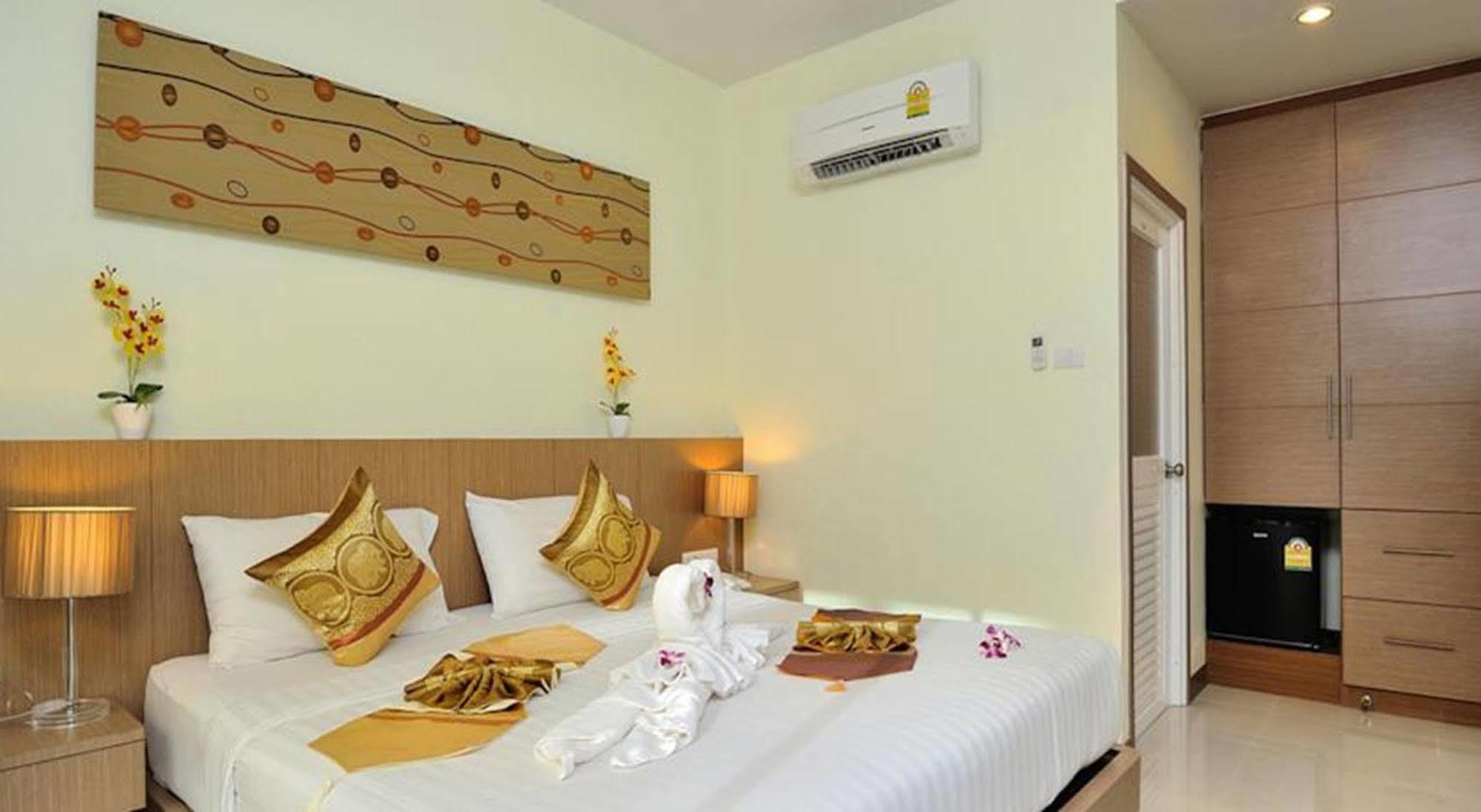 Pimrada Hotel Patong Экстерьер фото